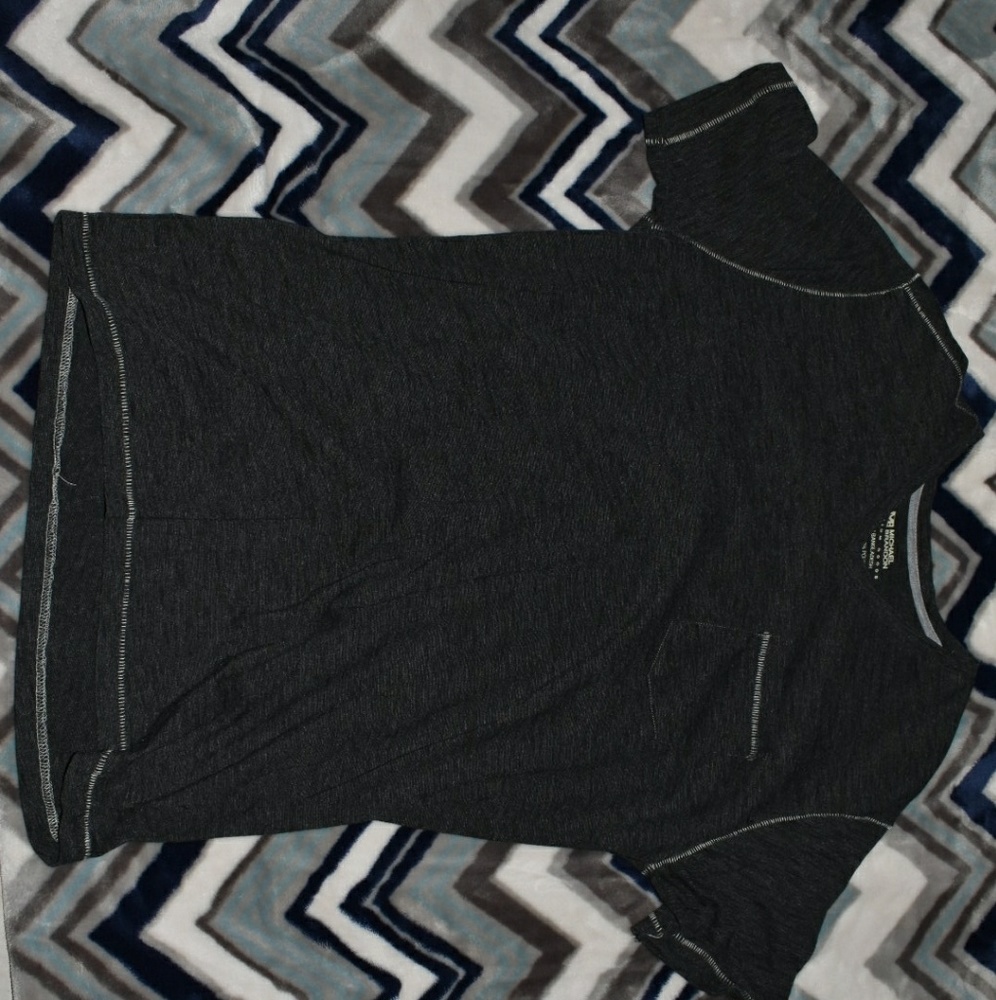 V-neck T-shirt
